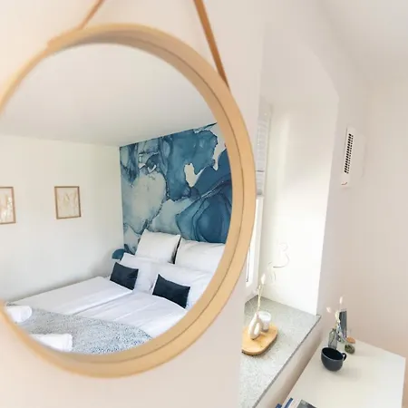 Apartment Peter - Mit Eigenem Eingang I 30qm I Zentrale Lage I Bad I Kueche I Terrasse I Tv *